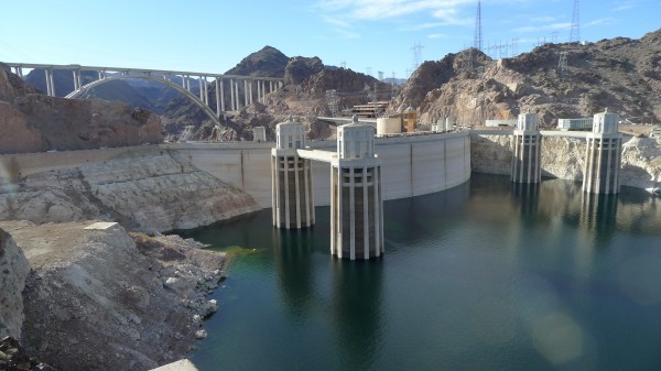 Hoover dam og brua vi sto på