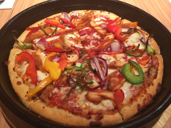 Pizza Hut. Beste pizza'n på lenge. Sweet chilli cajun chicken