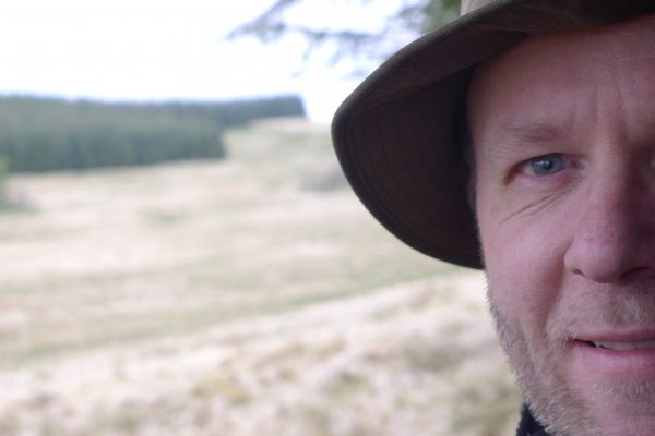 Tirsdag kveld dro jeg til Clerkhillgrains. Så ei geit på vei inn i området.